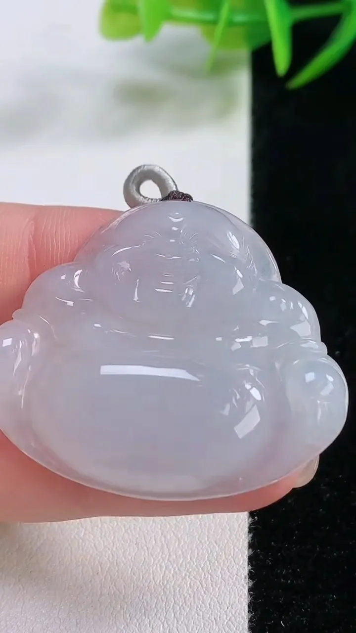 天然A货翡翠佛公吊坠，尺寸33.8-40.3-5.6，重量:11.65g
11月26日