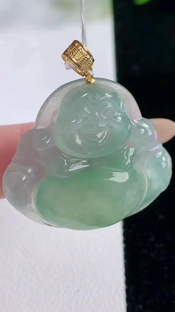 天然A货翡翠佛公吊坠，尺寸29.3-31.5-5.8，重量:8.53g
11月26日
