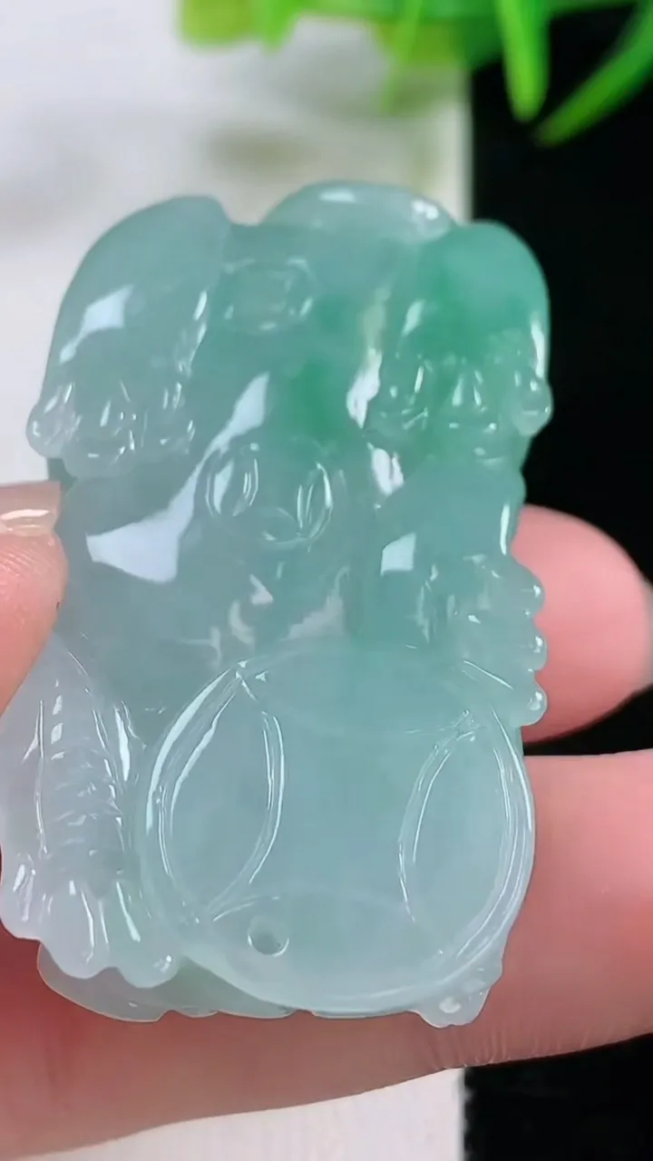 天然A货翡翠霸王貔貅吊坠，尺寸48-26-12，重量:33.98g
11月26日