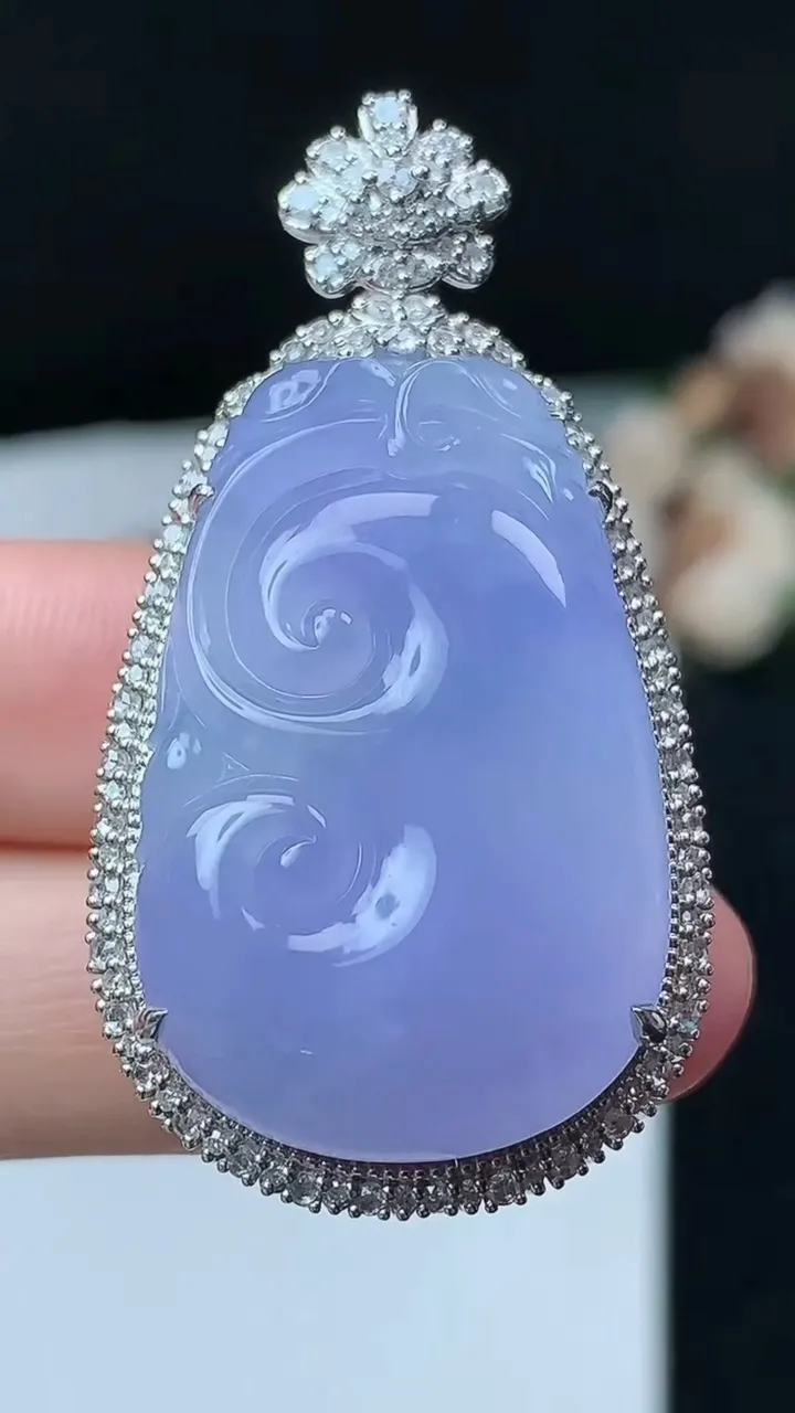 天然A货翡翠紫罗兰如意吊坠，尺寸46.3-24.7-13.5裸石31.7-20.7，重量:16.89