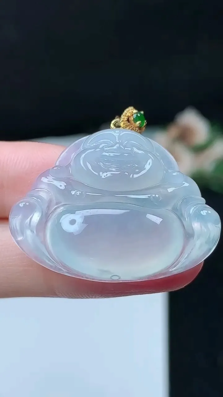 天然A货翡翠白冰佛公吊坠，尺寸24.3-33-6.7，重量:8.84g
11月26日