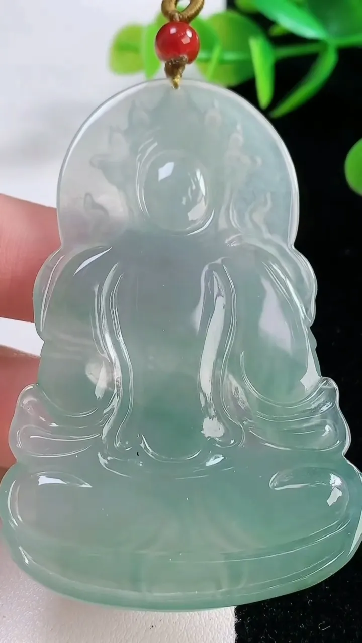天然A货翡翠度母观音吊坠，尺寸68.8-44.4-5，重量:26.42g
11月26日