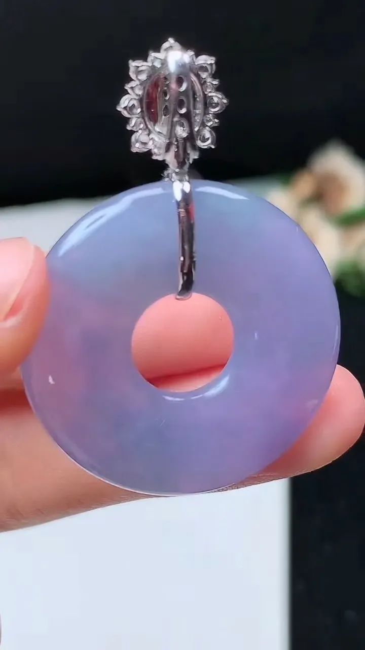 天然A货翡翠紫罗兰平安环吊坠，尺寸29-5，重量:9.63g
11月26日