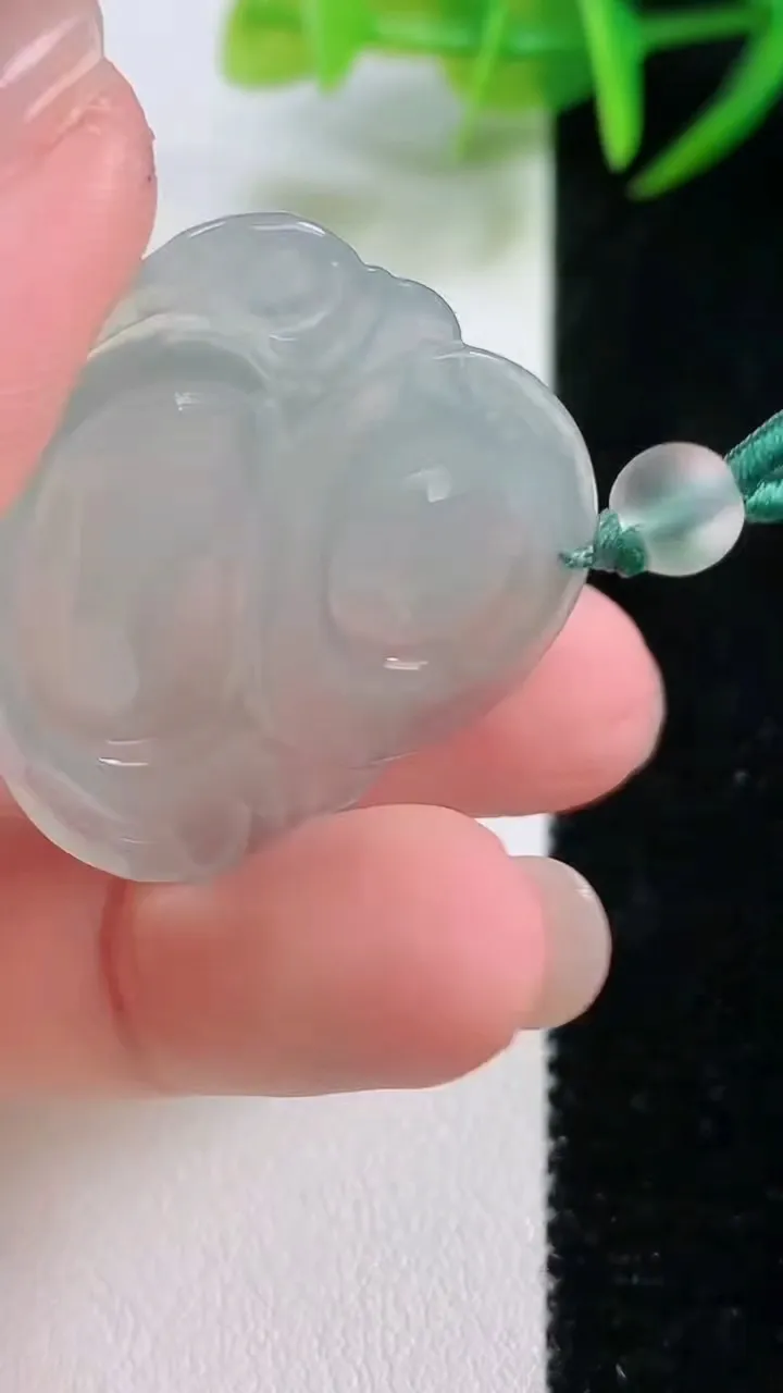 天然A货翡翠佛公吊坠，尺寸30-35.5-5.2，重量:8.30g
11月26日