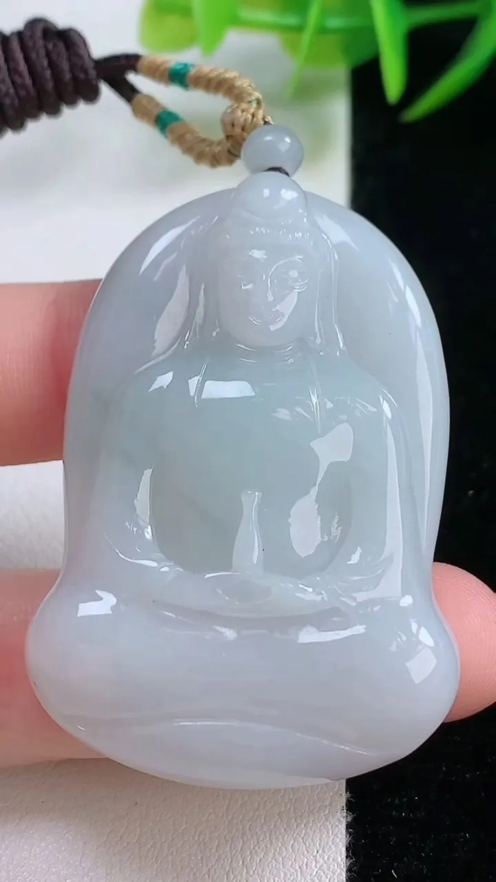 天然A货翡翠观音菩萨吊坠，尺寸494-34.7-7.3，重量:26.77g
11月26日