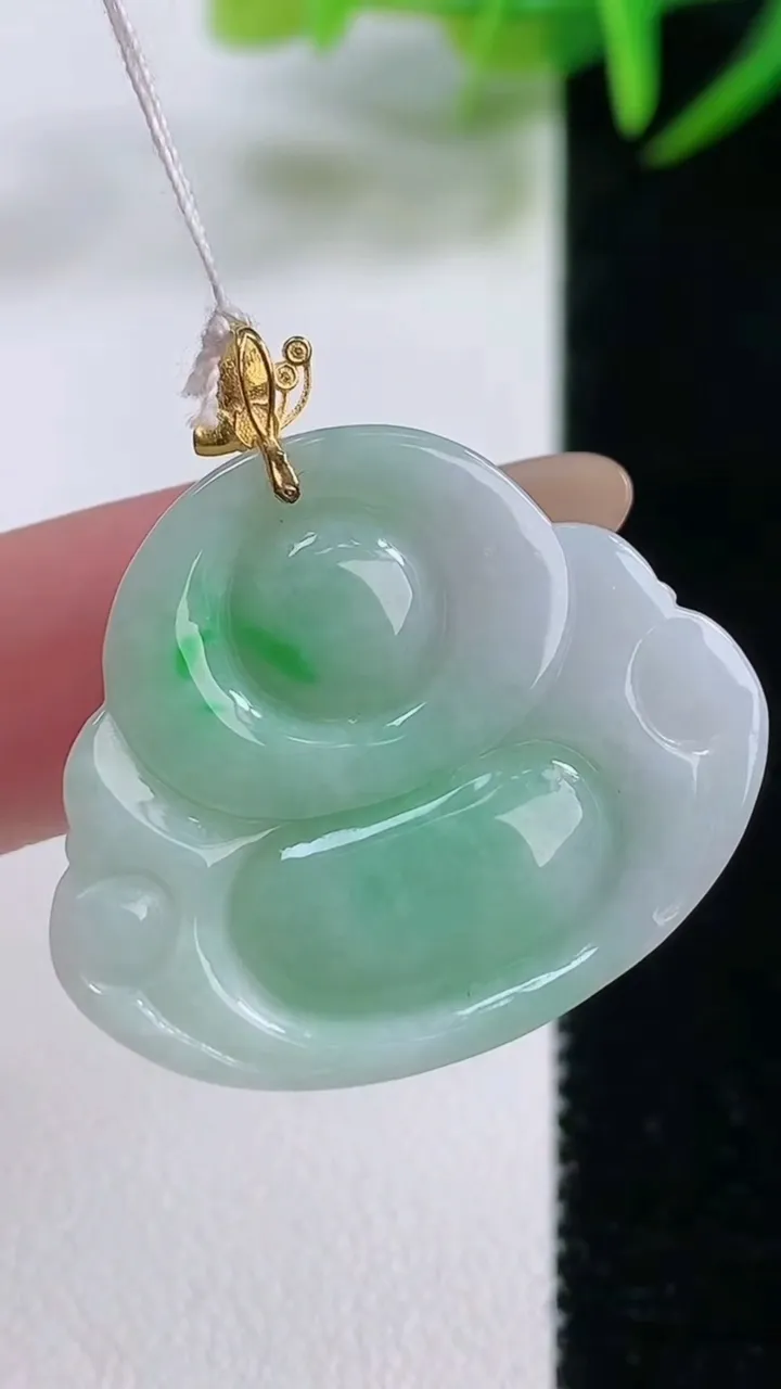 天然A货翡翠佛公吊坠，尺寸25-30-5.8，重量:6.43g
11月26日