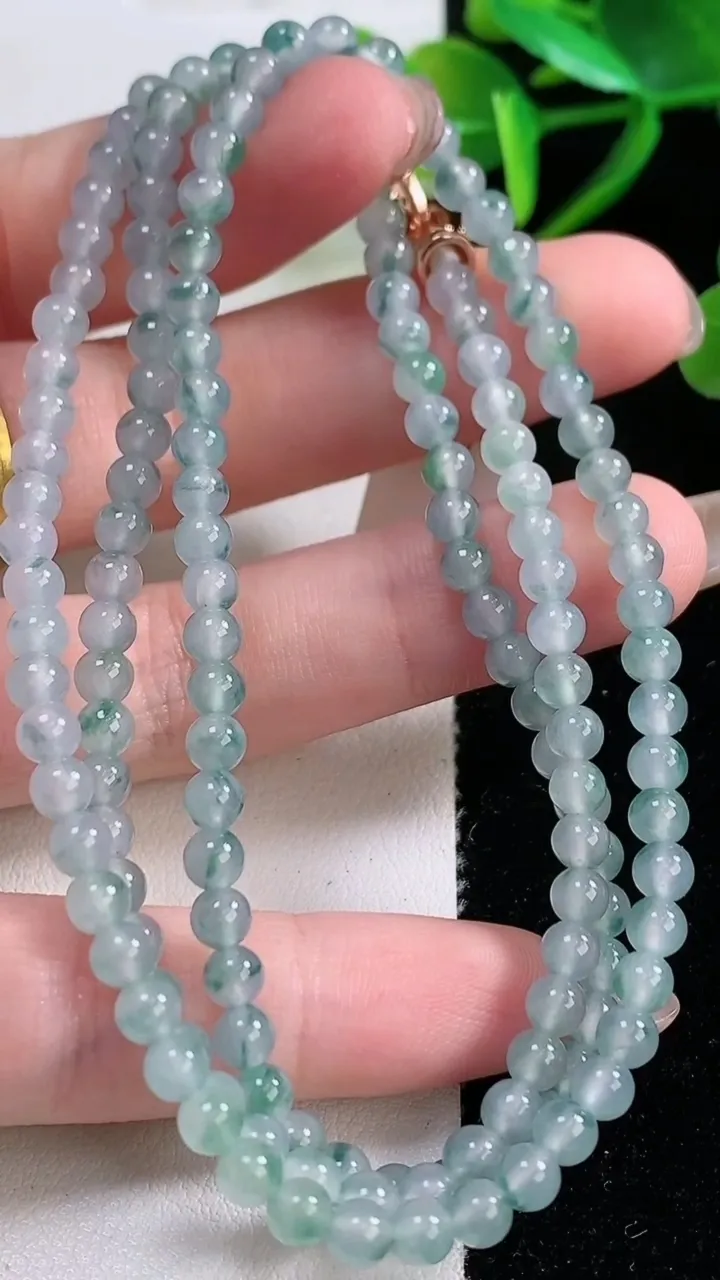 天然A货翡翠种飘花小米珠项链，尺寸4-154颗，重量:19.35g11月26日
工厂直销收藏佳品,种好水足，色泽均匀，有种有色，上手高大气！