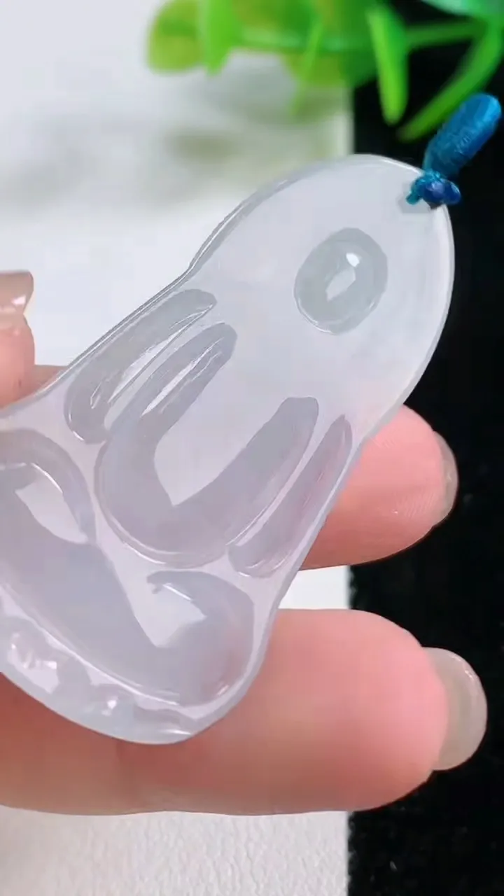 天然A货翡翠观音菩萨吊坠，尺寸46-26-5，重量:9.56g
11月26日