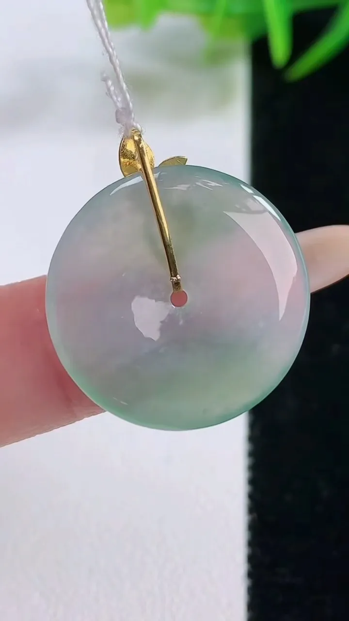 天然A货翡翠平安扣吊坠，尺寸21.4-3，重量:4.06g
11月26日