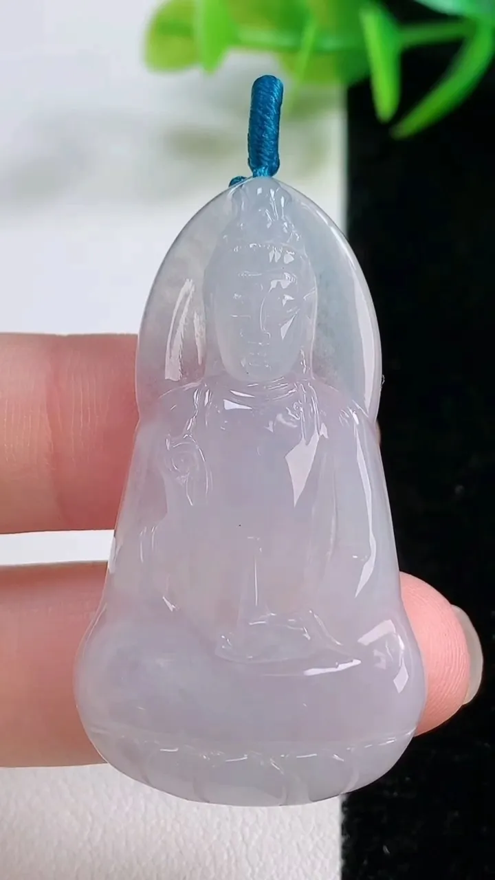 天然A货翡翠观音菩萨吊坠，尺寸46-26-5，重量:9.56g
11月26日