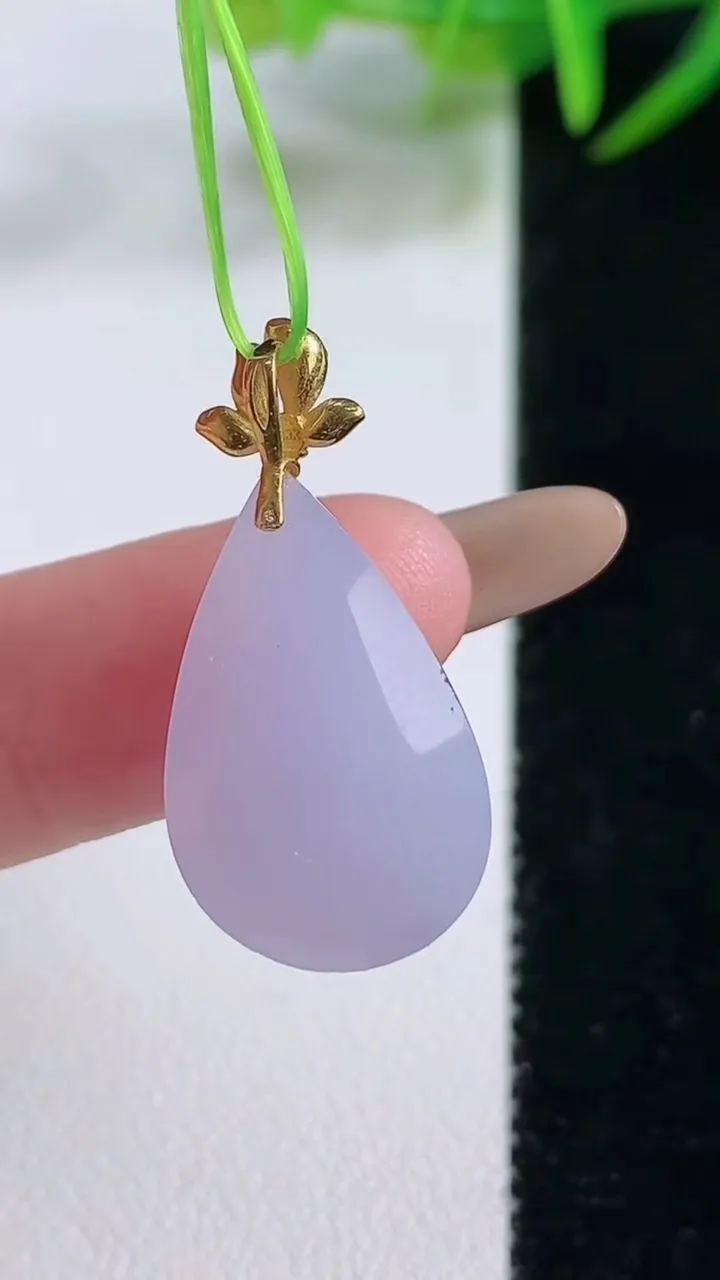 天然A货翡翠18K金紫罗兰水滴吊坠，尺寸21-13-8.5，重量:3.82g
11月26日