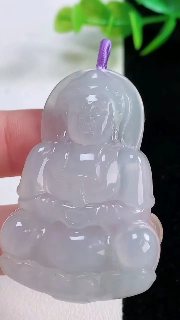 天然A货翡翠观音菩萨吊坠，尺寸49.6-33.3-5.4，重量:15.24g
11月26日