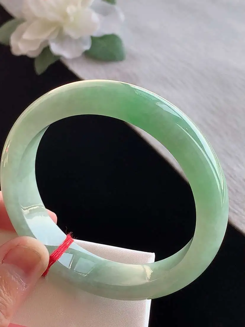 a货翡翠老坑冰种飘绿正装正圈手镯57-58圈口  尺寸57.8×13.8×8.3mm 1125