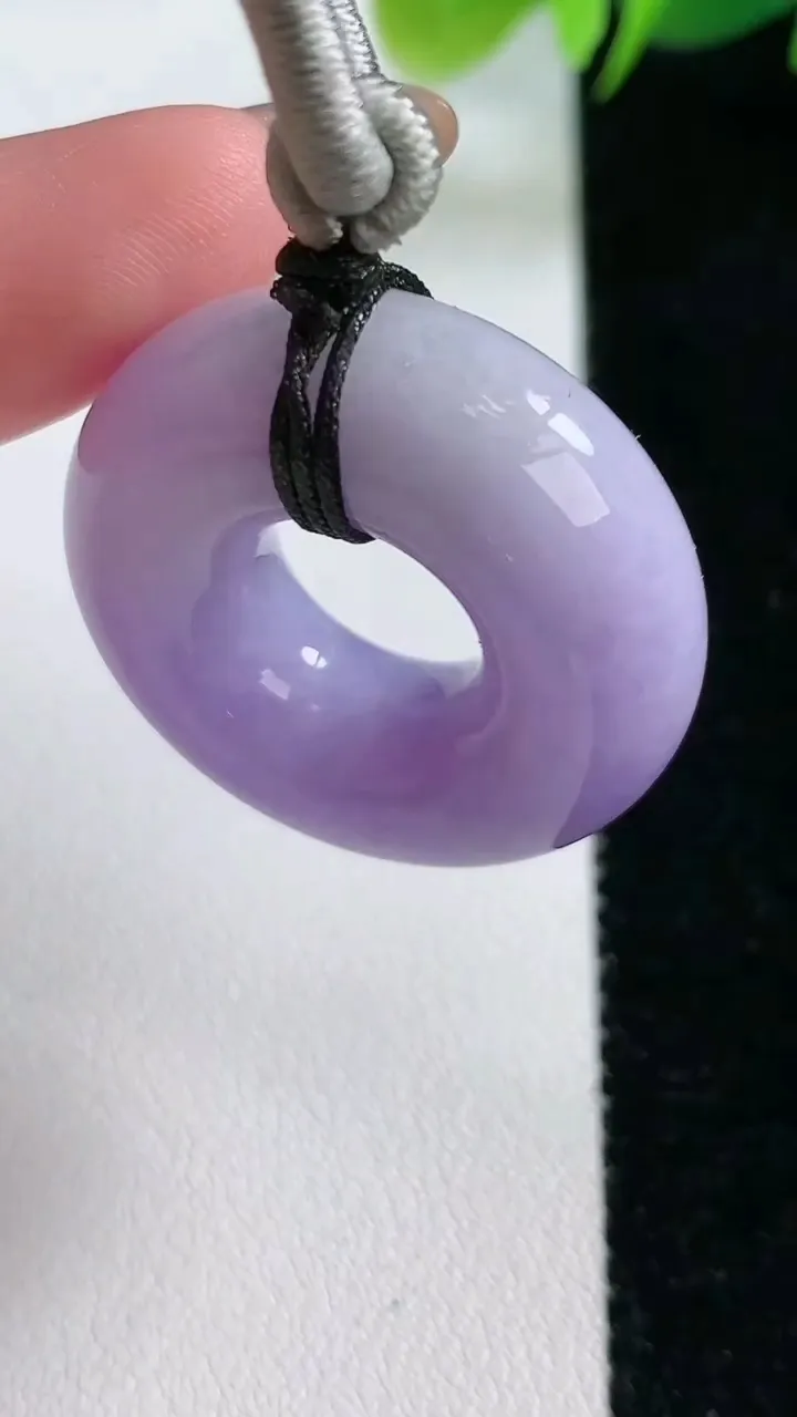 天然A货翡翠紫罗兰平安环吊坠，尺寸29.9-9.6，重:17.62g
11月26日