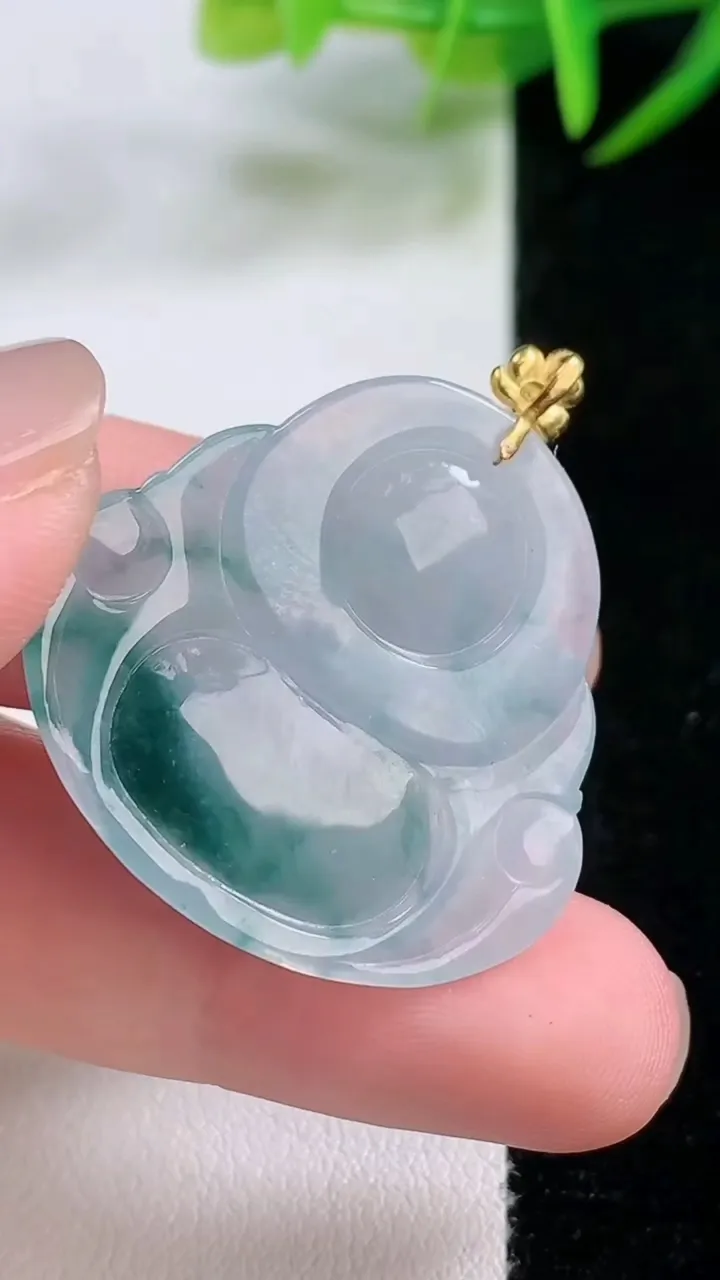 天然A货翡翠种飘花佛公吊坠，尺寸29.8-32.3-5，重量:7.64g
11月26日