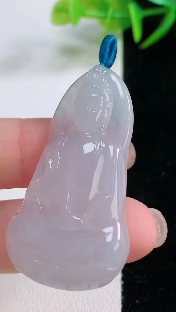 天然A货翡翠观音菩萨吊坠，尺寸46-26-5，重量:9.56g
11月26日