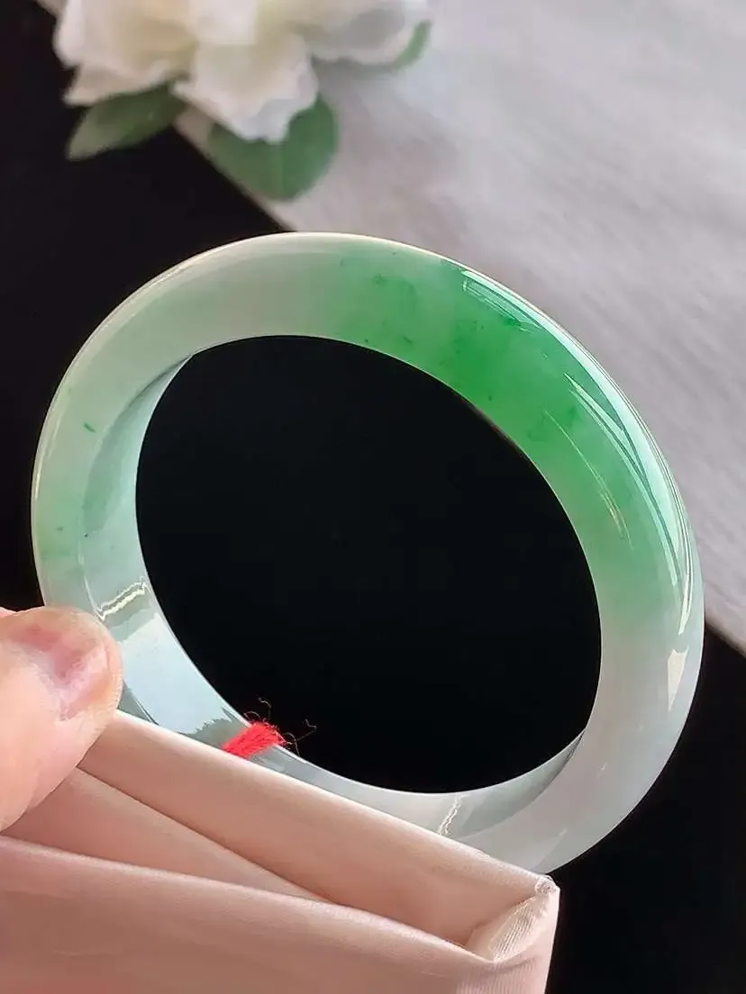 a货翡翠老坑冰种淡春带彩紫罗兰飘绿正装正圈手镯55-56圈口  尺寸55.2×12.6×8mm 11