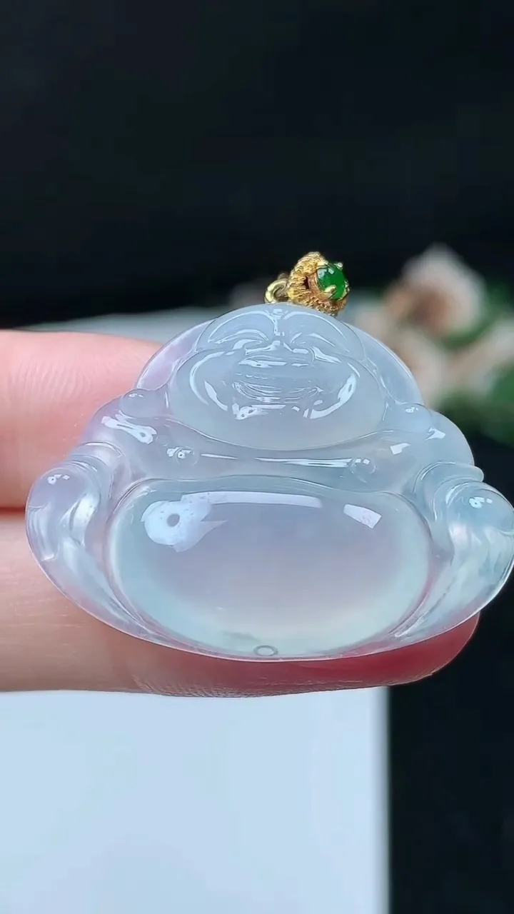 天然A货翡翠白冰佛公吊坠，尺寸24.3-33-6.7，重量:8.84g
11月26日