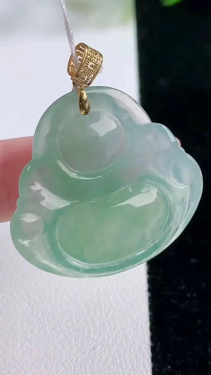 天然A货翡翠佛公吊坠，尺寸29.3-31.5-5.8，重量:8.53g
11月26日