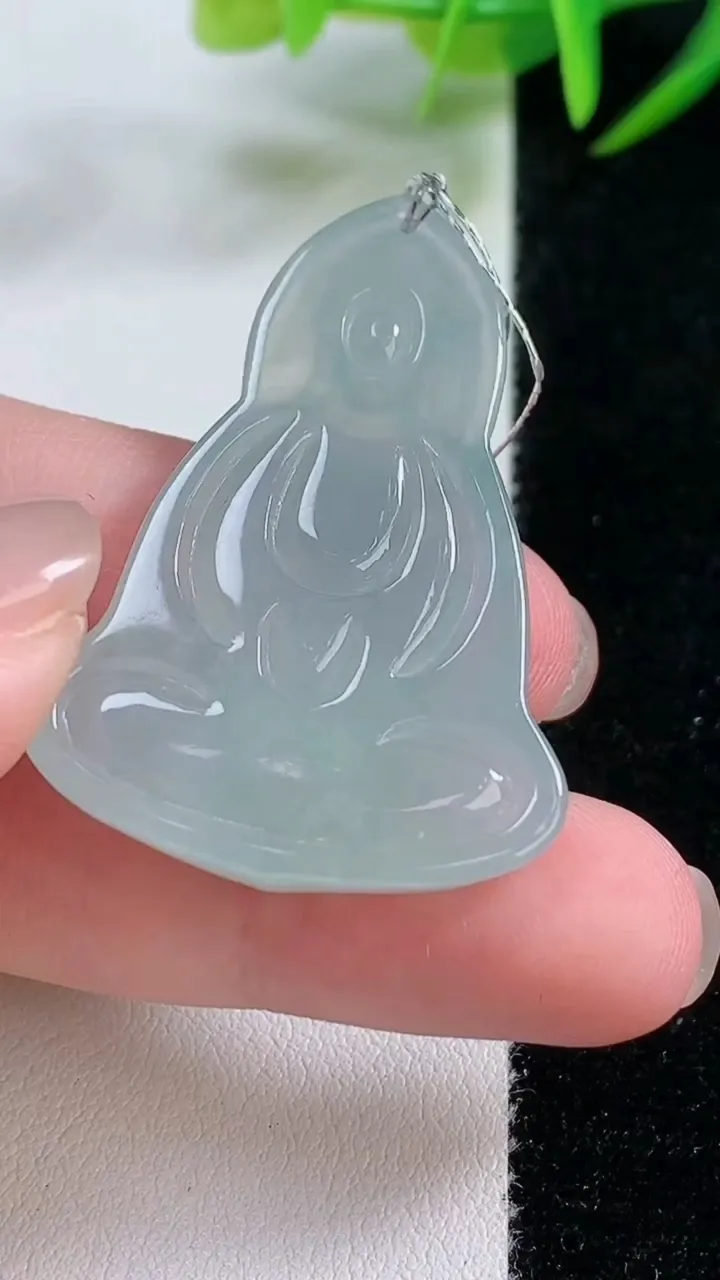 天然A货翡翠观音菩萨吊坠，尺寸41.7-28.6-5.9，重量:11.77g
11月26日