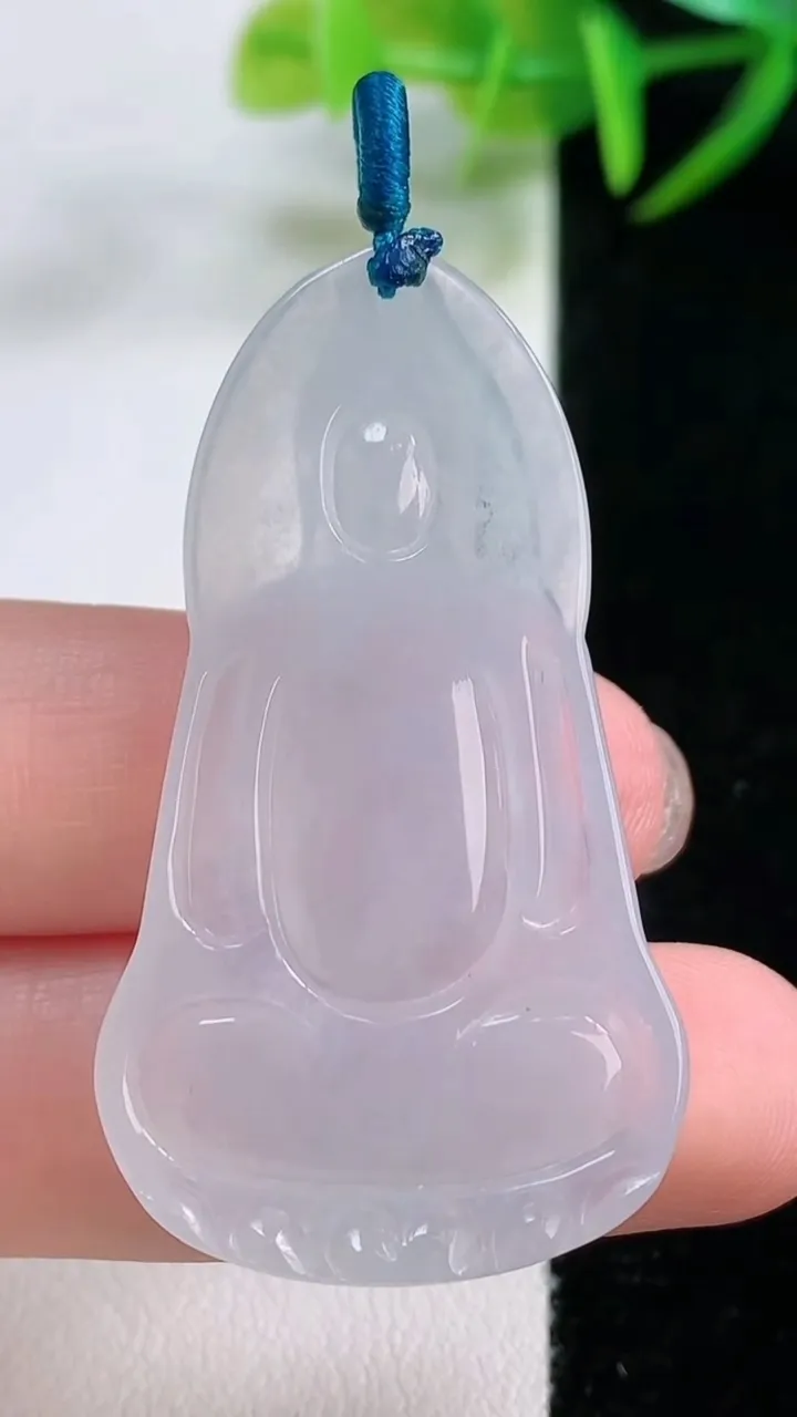 天然A货翡翠观音菩萨吊坠，尺寸46-26-5，重量:9.56g
11月26日