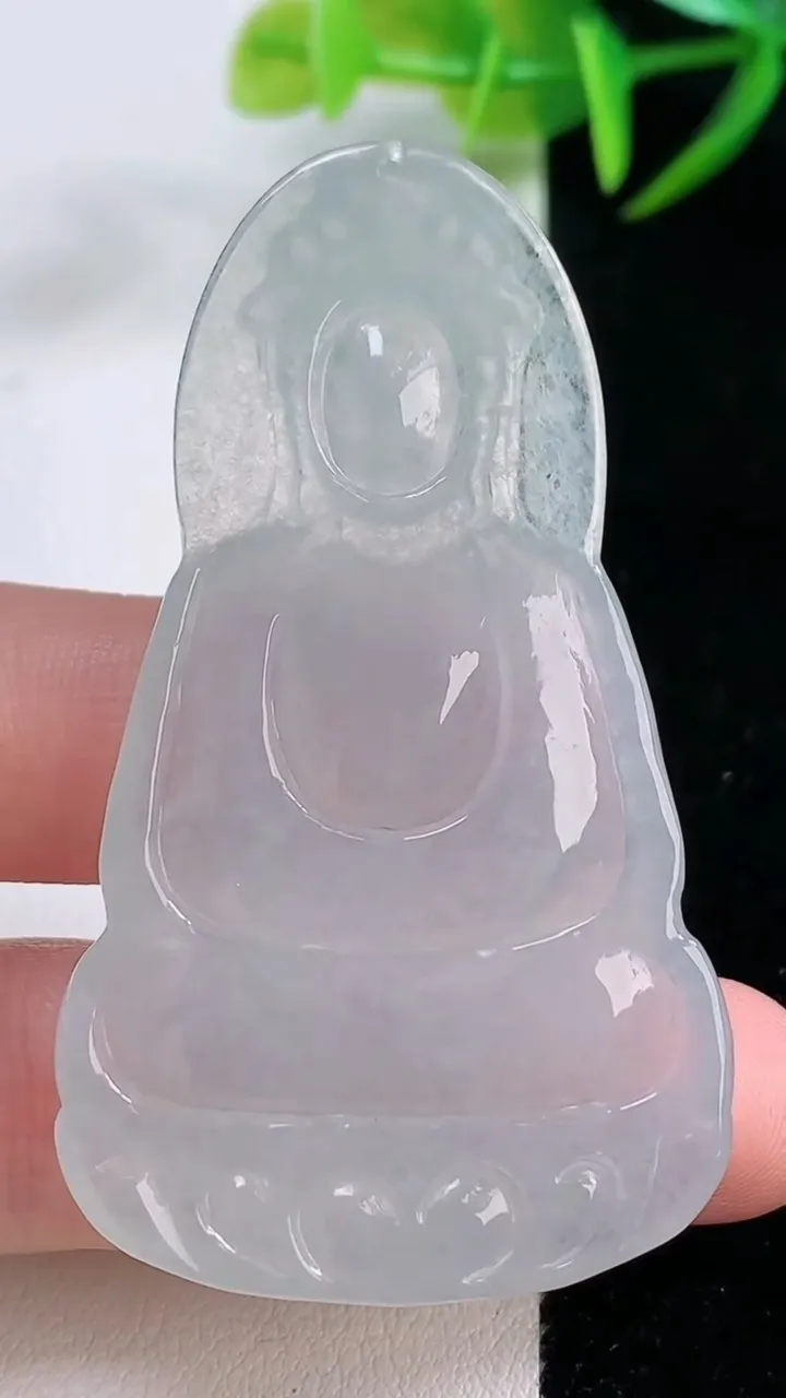 天然A货翡翠观音菩萨吊坠，尺寸58.8-34-5.3，重量:19.14g
11月26日