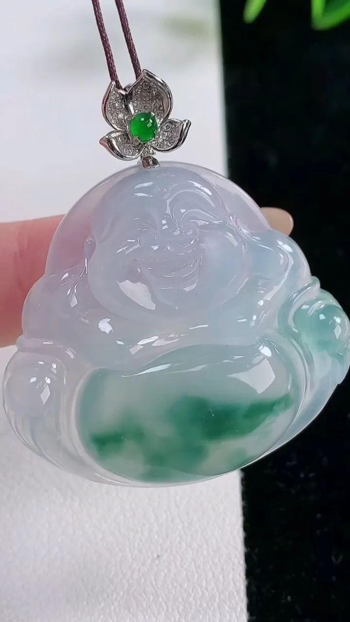 天然A货翡翠种飘花佛公吊坠，尺寸35-38.6-7.4，重量:16.20g
11月26日