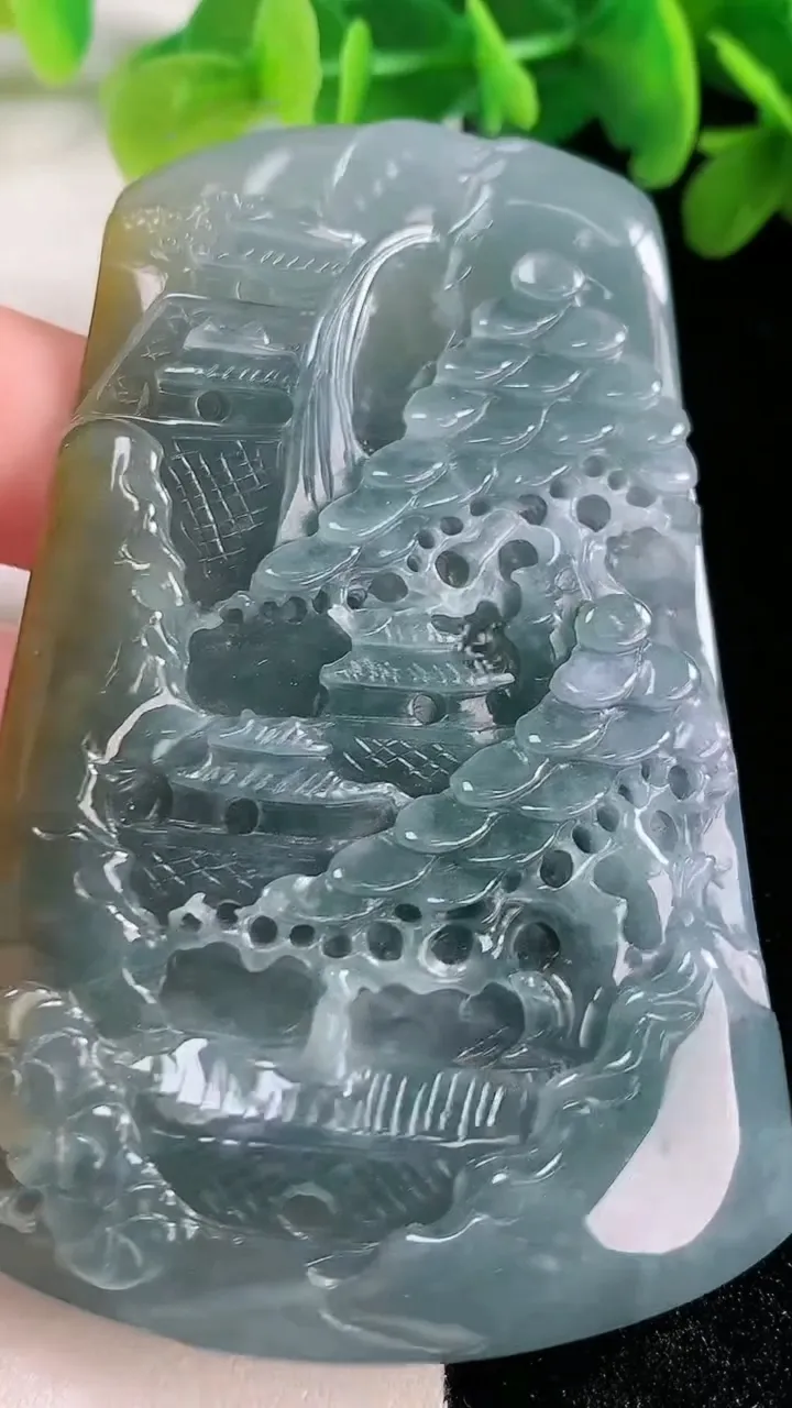 天然A货翡翠山水牌吊坠，尺寸78-48-8，重:65.20g
11月26日