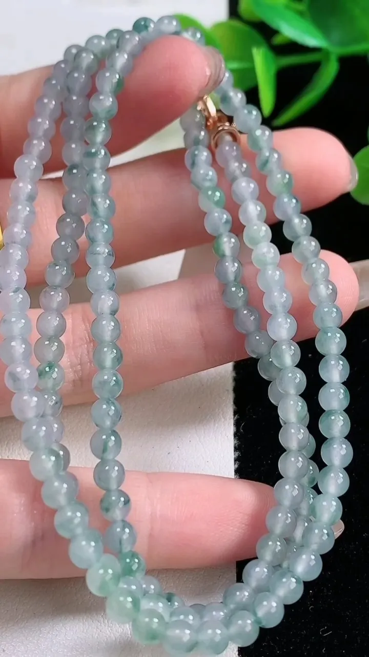 天然A货翡翠种飘花小米珠项链，尺寸4-154颗，重量:19.35g11月26日
工厂直销收藏佳品,种