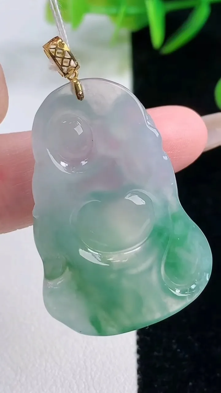 天然A货翡翠布袋佛吊坠，尺寸38-26.3-6.8，重量:11.29g
11月26日