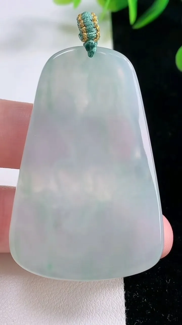 天然A货翡翠普贤菩萨吊坠，尺寸54-36-5.7，重量:25.38g
11月26日