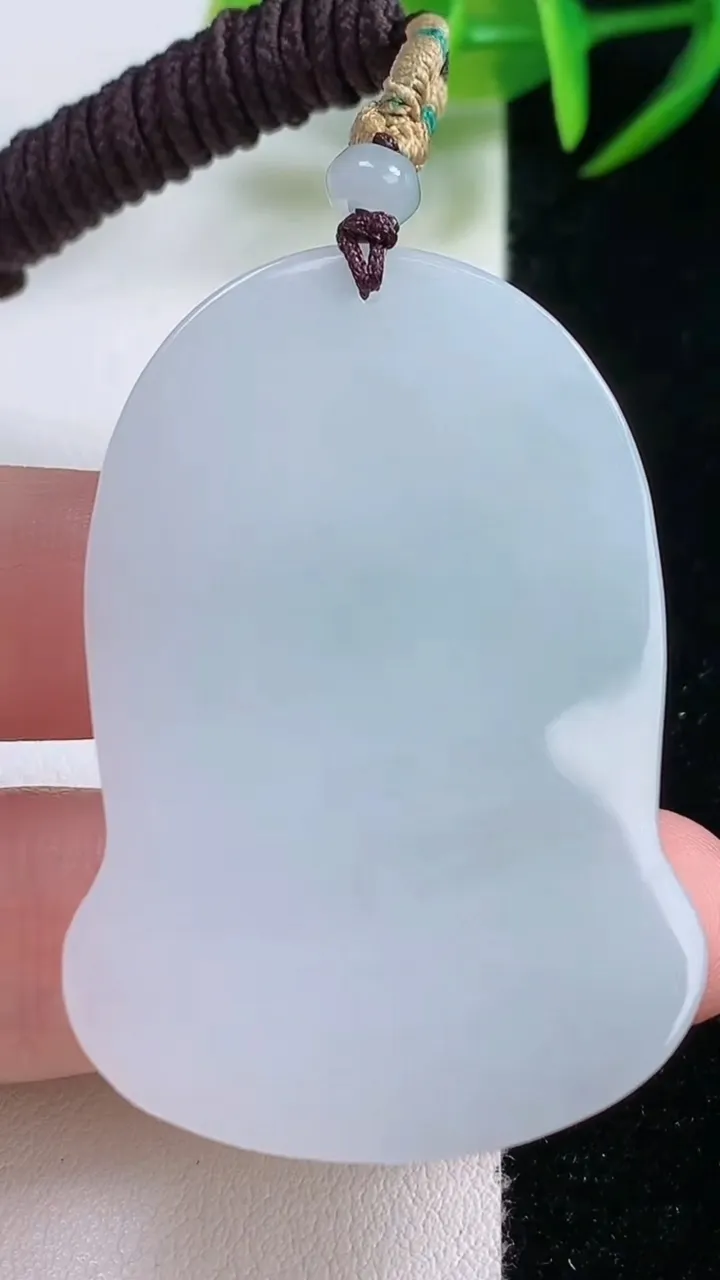 天然A货翡翠观音菩萨吊坠，尺寸494-34.7-7.3，重量:26.77g
11月26日