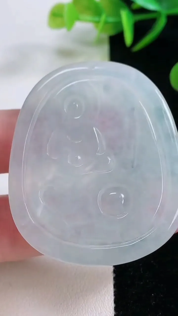 天然A货翡翠文殊菩萨吊坠，尺寸50-41.8-4.7，重量:20.26g
11月26日