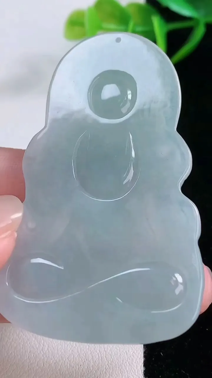 天然A货翡翠度母观音吊坠，尺寸62.7-37.8-5，重量:22.34g
11月26日