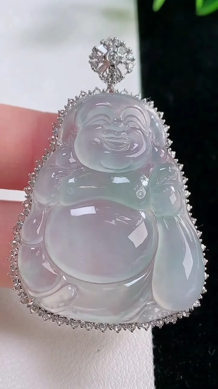 天然A货翡翠布袋佛吊坠，尺寸52-34.6-10.4，裸石39-31.4重量:15.68g
11月2