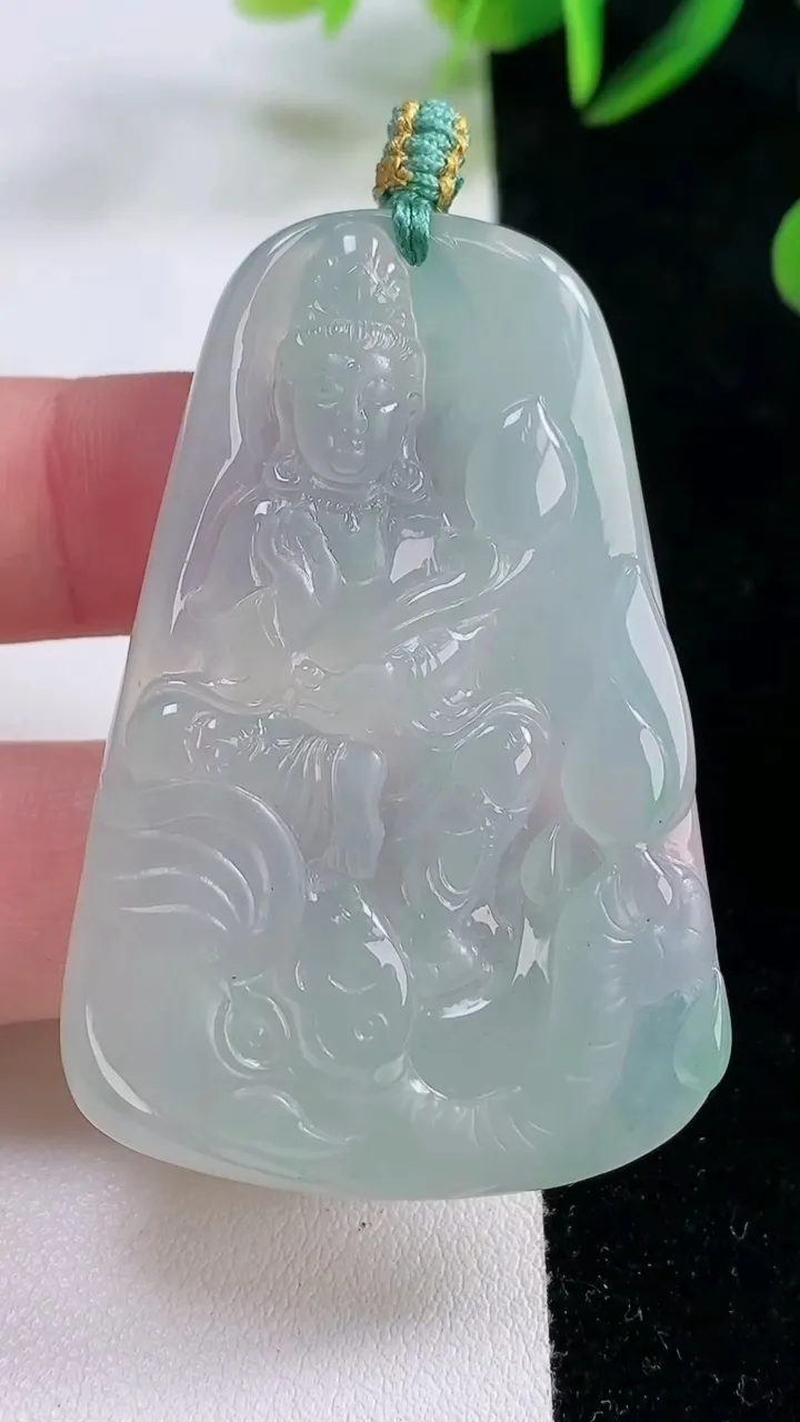 天然A货翡翠普贤菩萨吊坠，尺寸54-36-5.7，重量:25.38g
11月26日