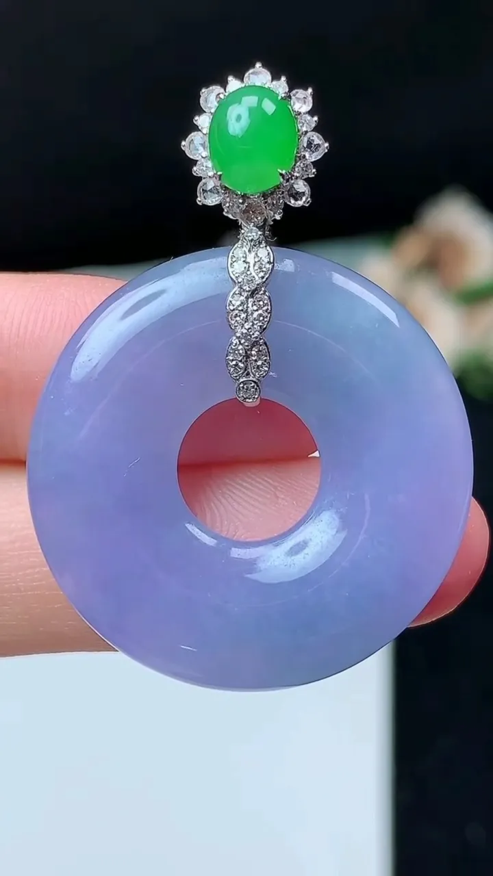 天然A货翡翠紫罗兰平安环吊坠，尺寸29-5，重量:9.63g
11月26日