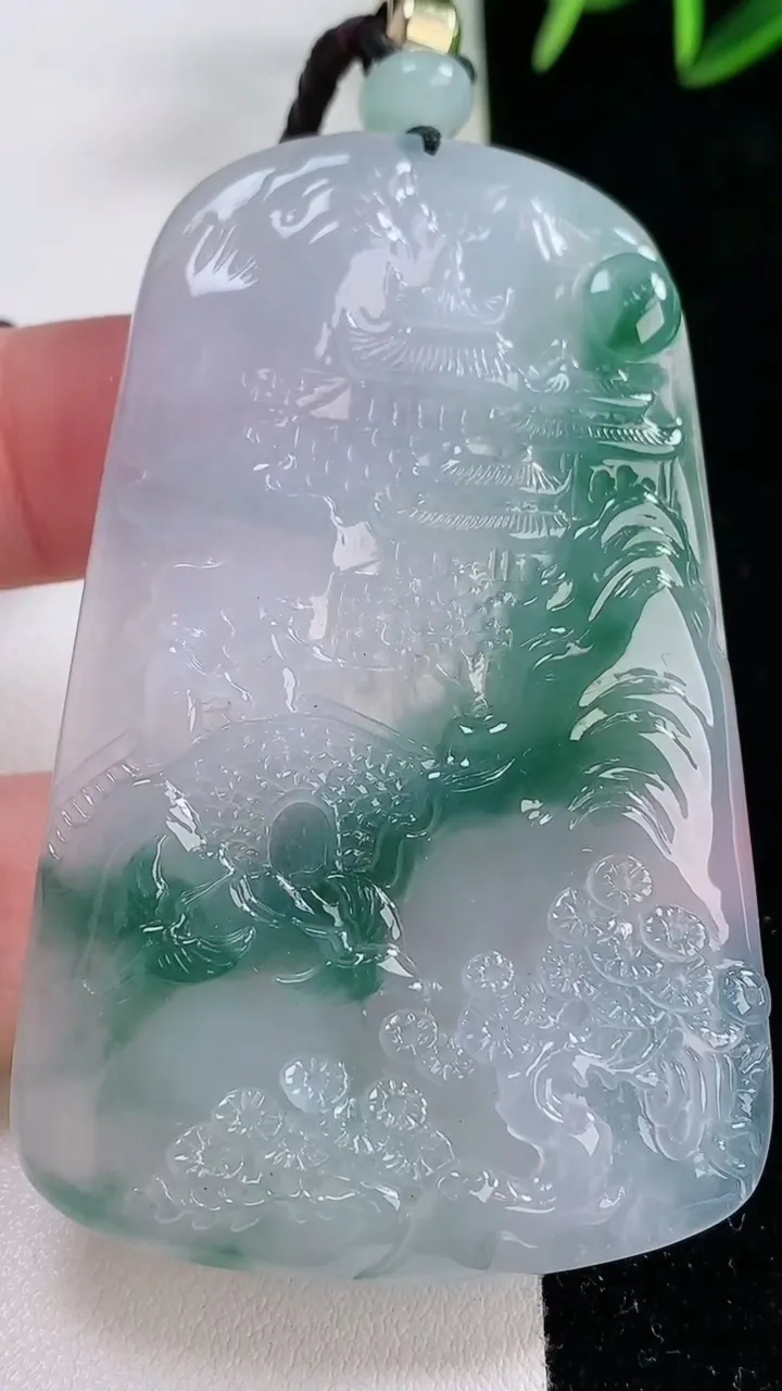 天然A货翡翠种飘花山水牌吊坠，尺寸65.5-42-5.7，重量:38.73g
11月26日