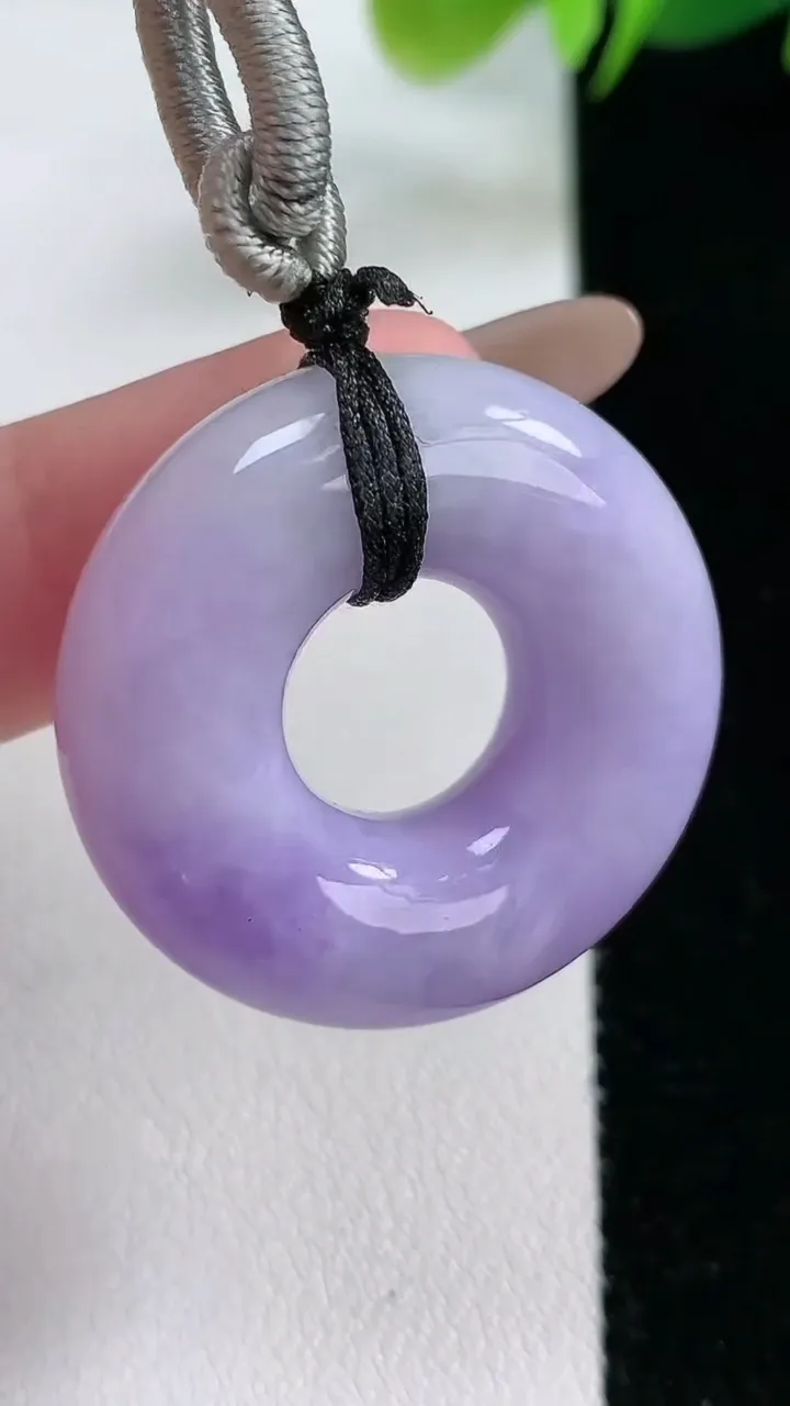 天然A货翡翠紫罗兰平安环吊坠，尺寸29.9-9.6，重:17.62g
11月26日