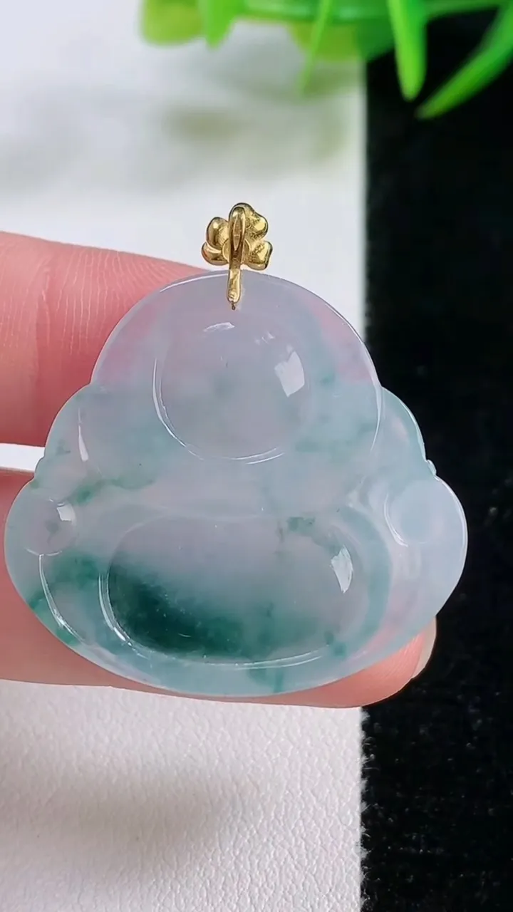 天然A货翡翠种飘花佛公吊坠，尺寸29.8-32.3-5，重量:7.64g
11月26日