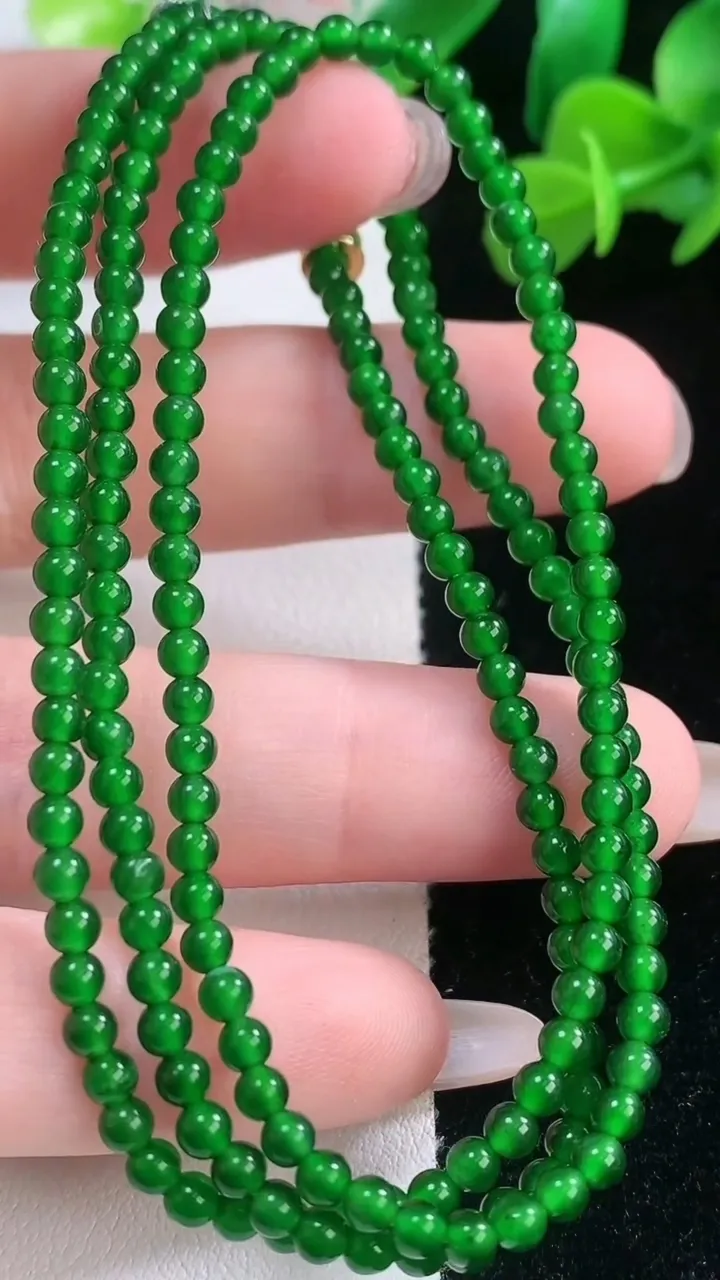 天然A货翡翠小米珠项链，尺寸2.7-188颗，重量:10.78g11月27日
工厂直销收藏佳品,种好