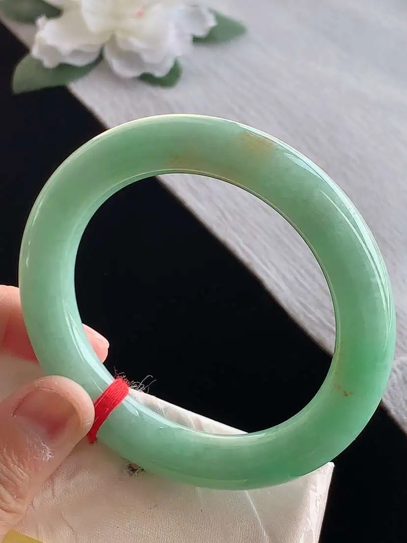 a货翡翠老坑冰种满绿黄加绿双彩圆条手镯55-56圈口  尺寸55.5×11.3mm 1126