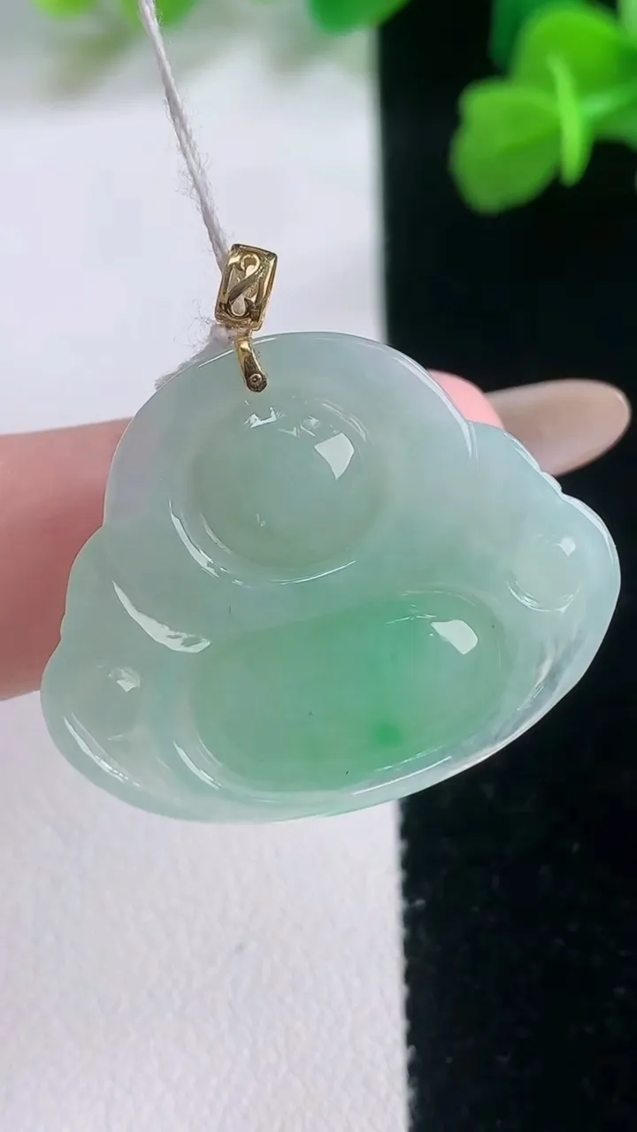天然A货翡翠佛公吊坠，尺寸24.6-29.8-6，重量:6.31g
11月27日