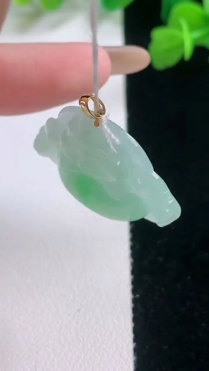 天然A货翡翠佛公吊坠，尺寸24.6-29.8-6，重量:6.31g
11月27日