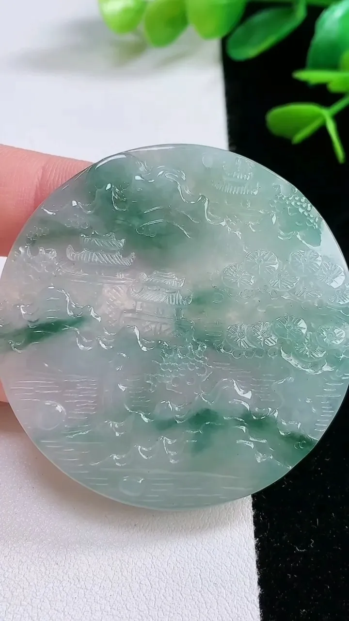 天然A货翡翠飘花山水牌吊坠，尺寸 51-5.2，重:31.04g
11月27日