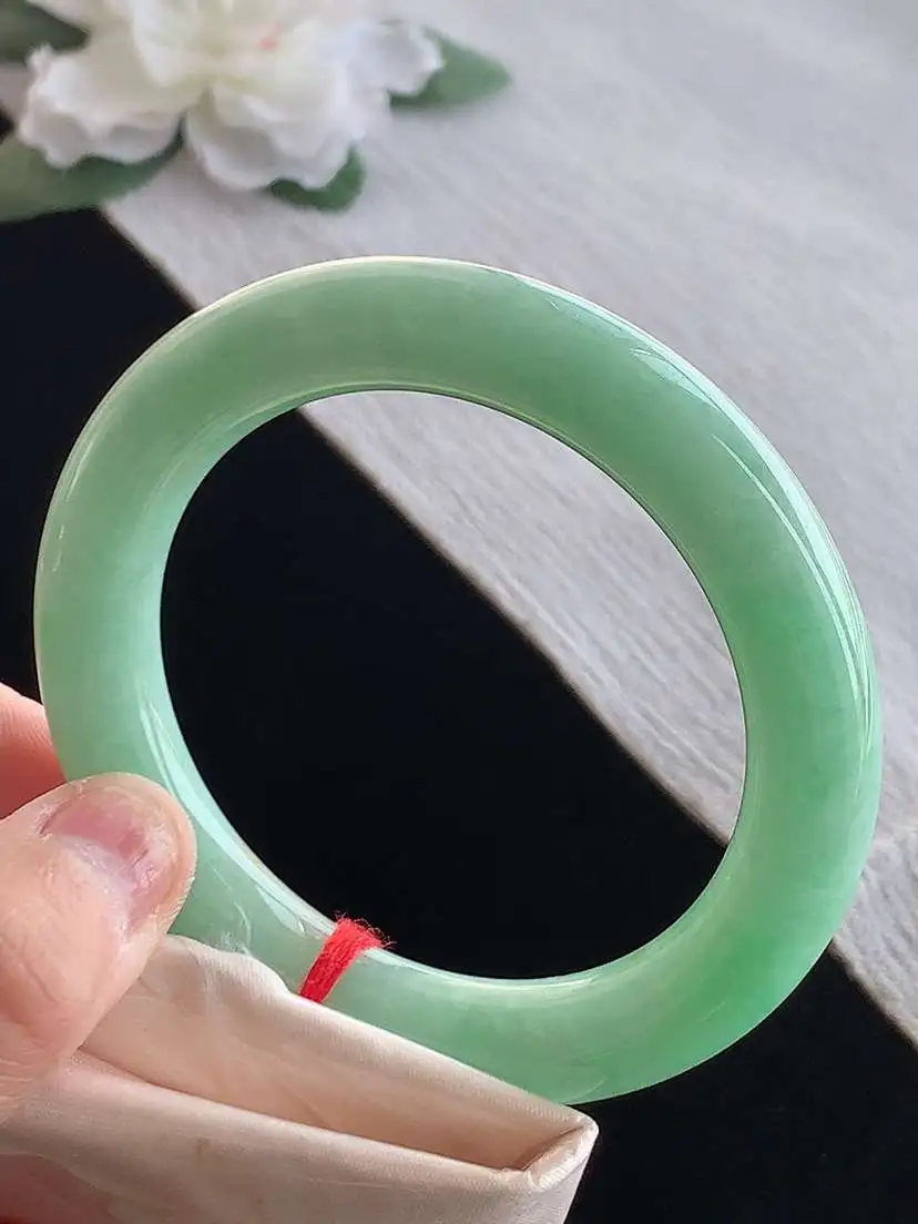 a货翡翠老坑冰种满绿黄加绿双彩圆条手镯55-56圈口  尺寸55.5×11.3mm 1126