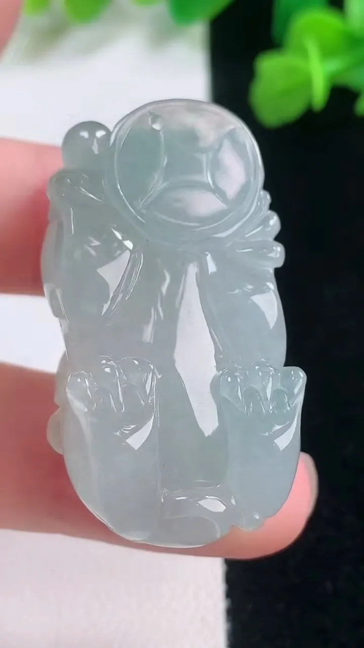 天然A货翡翠冰种飘花霸王貔貅吊坠，尺寸37-20.3-12，重量:23.41g
11月27日