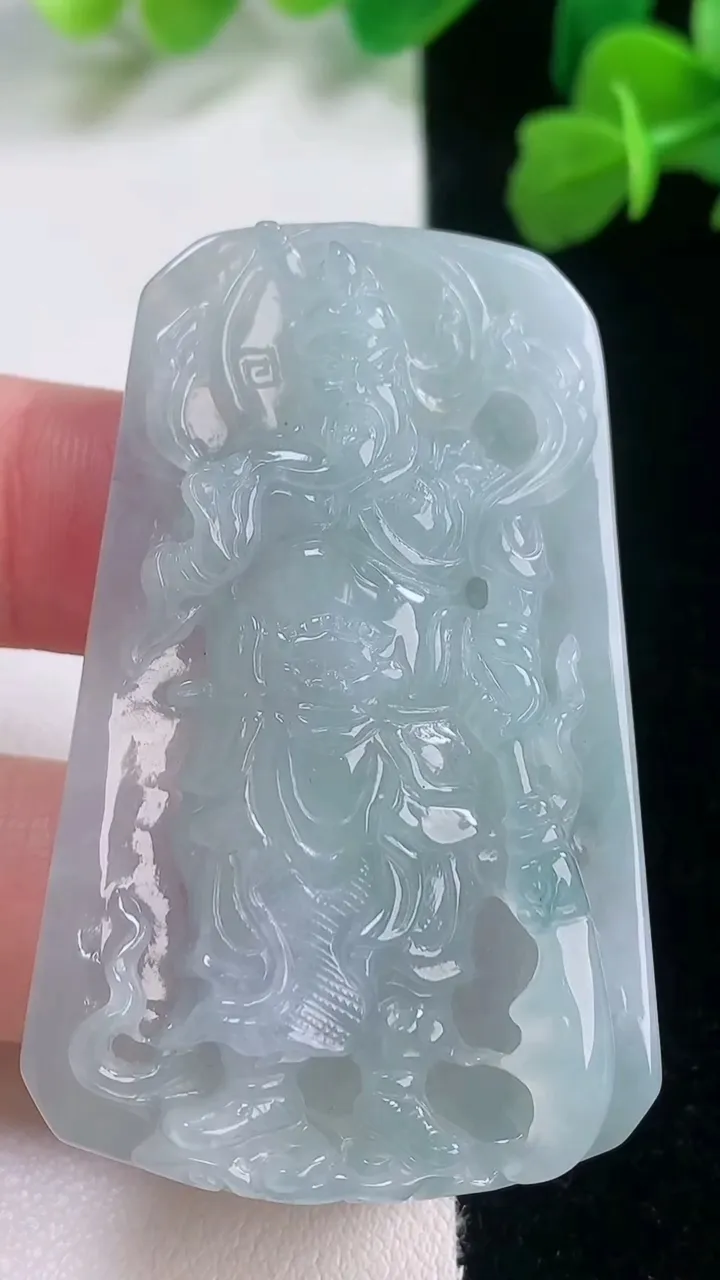 天然A货翡翠关公吊坠，尺寸51.3-32.6-7.2，重量:22.51g
11月27日