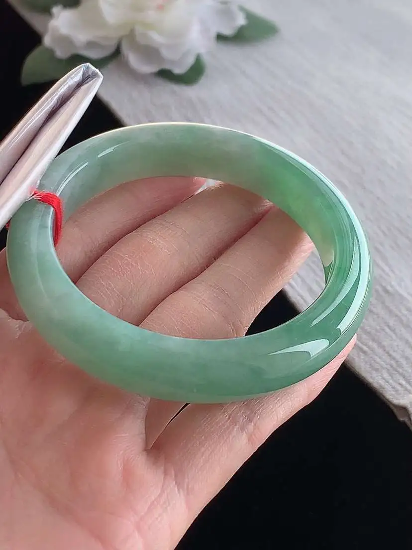 a货翡翠老坑冰种满绿正装正圈手镯55-56圈口  尺寸55×12×8.6mm 1126