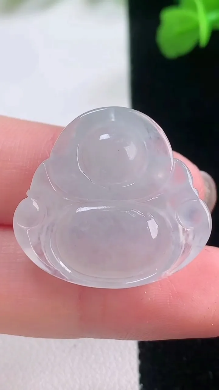 天然A货翡翠佛公吊，尺寸23.8-26.2-6.3，重量:5.17g
11月27日